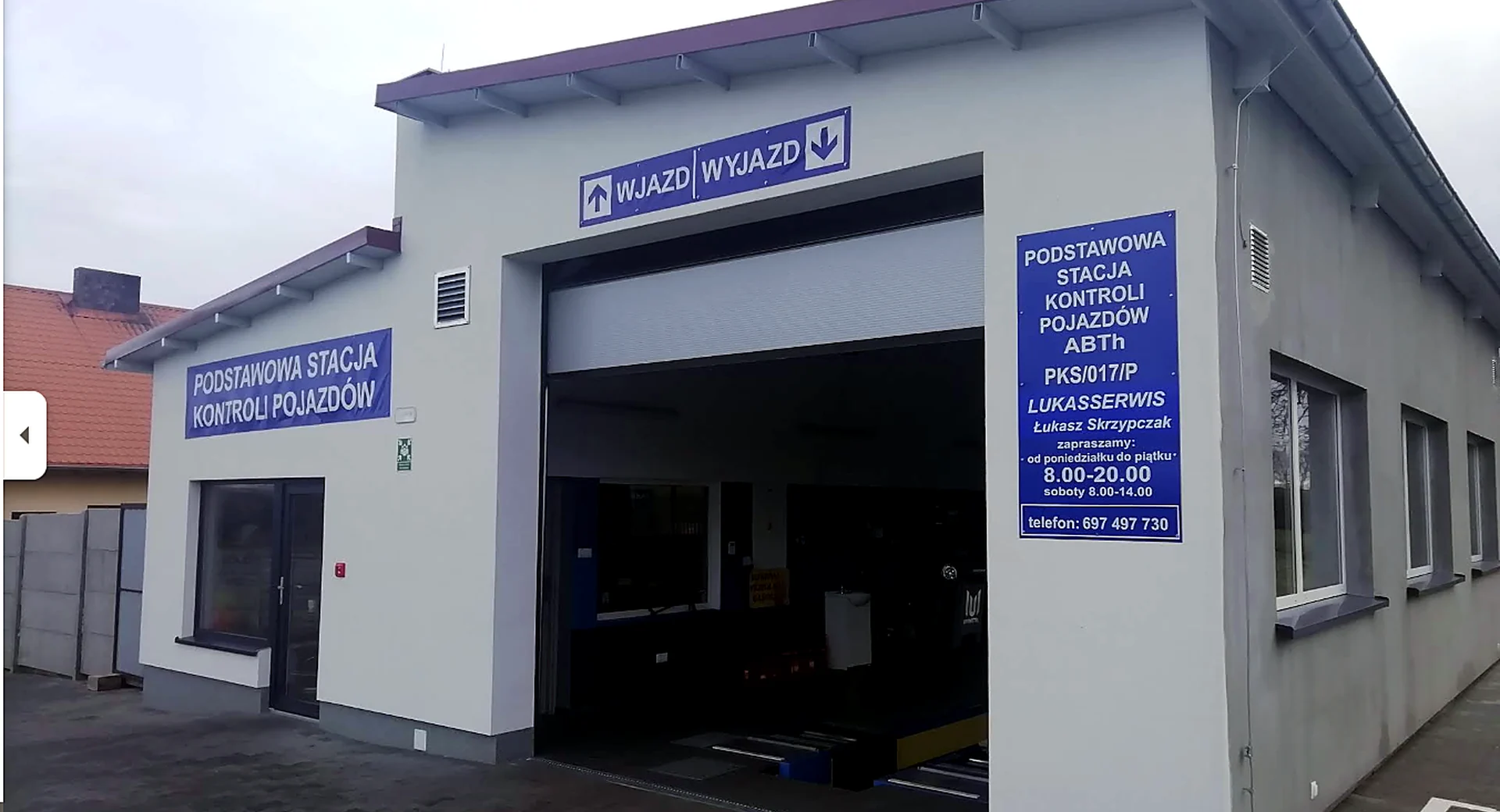 Budynek stacji kontroli pojazdów LUKASSERWIS w Poninie